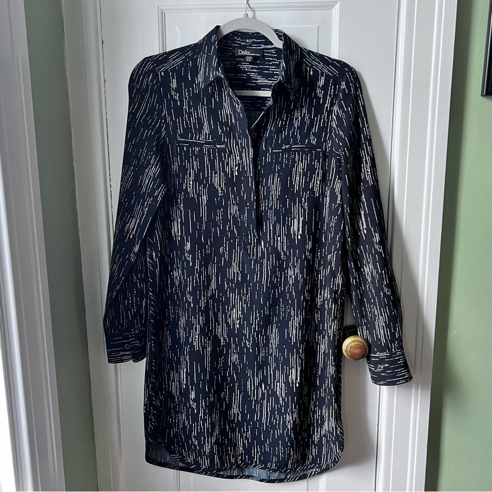 Dalia Women's Navy and White Shift Shirt Style Dress Size XSmall